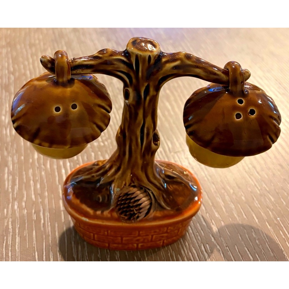 Vintage Arrow Japan Acorn Salt & Pepper Shakers Tree Stand Ceramic Mid Century